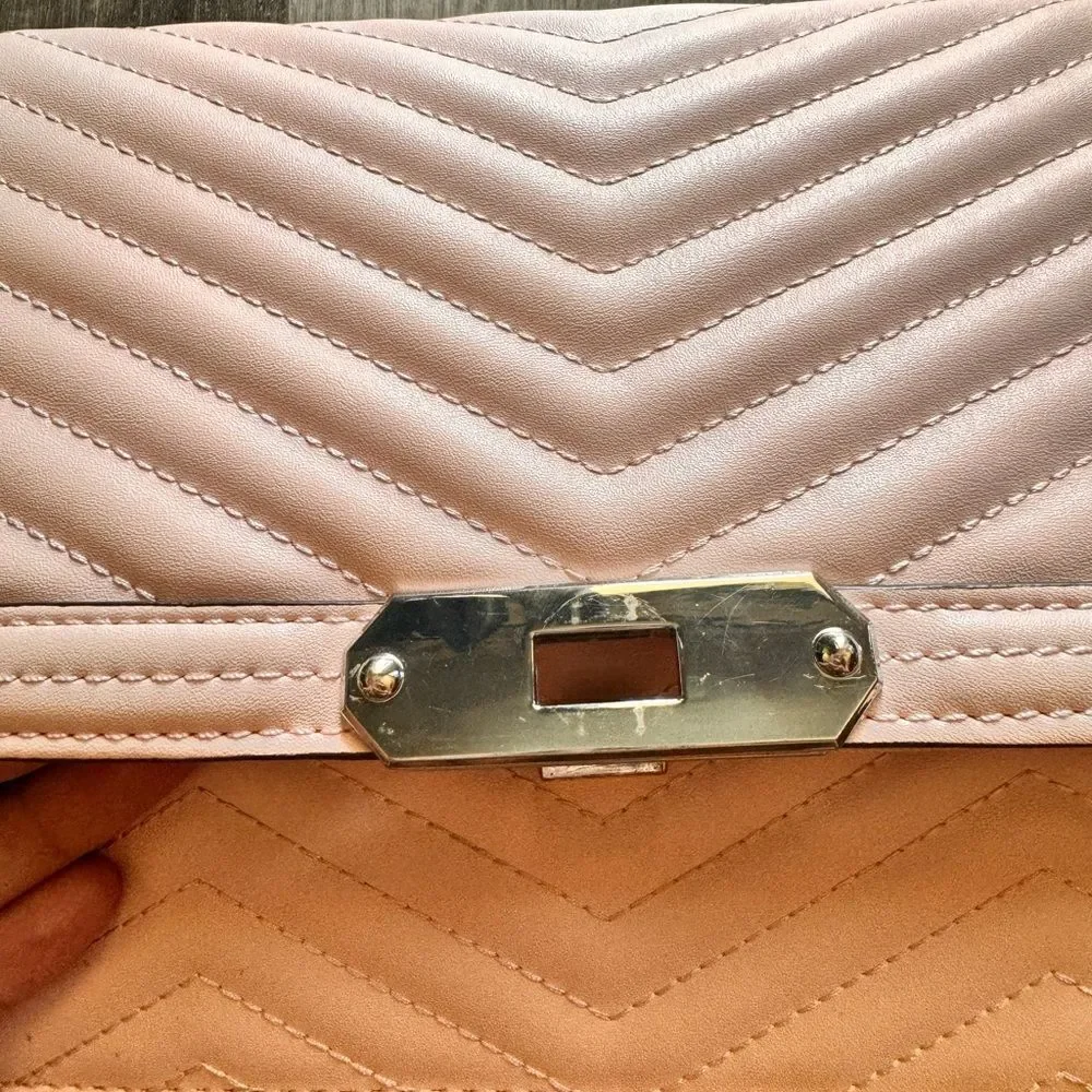 Pink Purse - Picture 3 of 4
